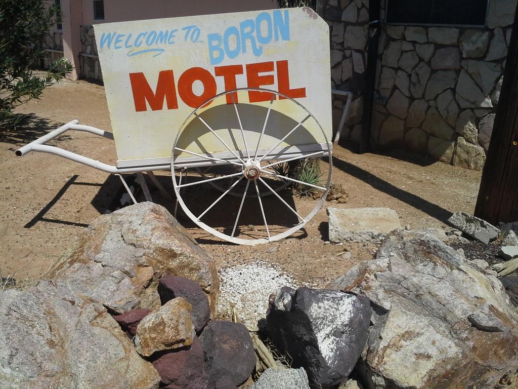 博伦汽车旅馆 Boron 外观 照片